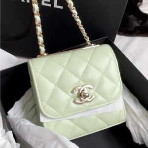 Trendy CC Clutch with chain, quilted lamb skin Chanel